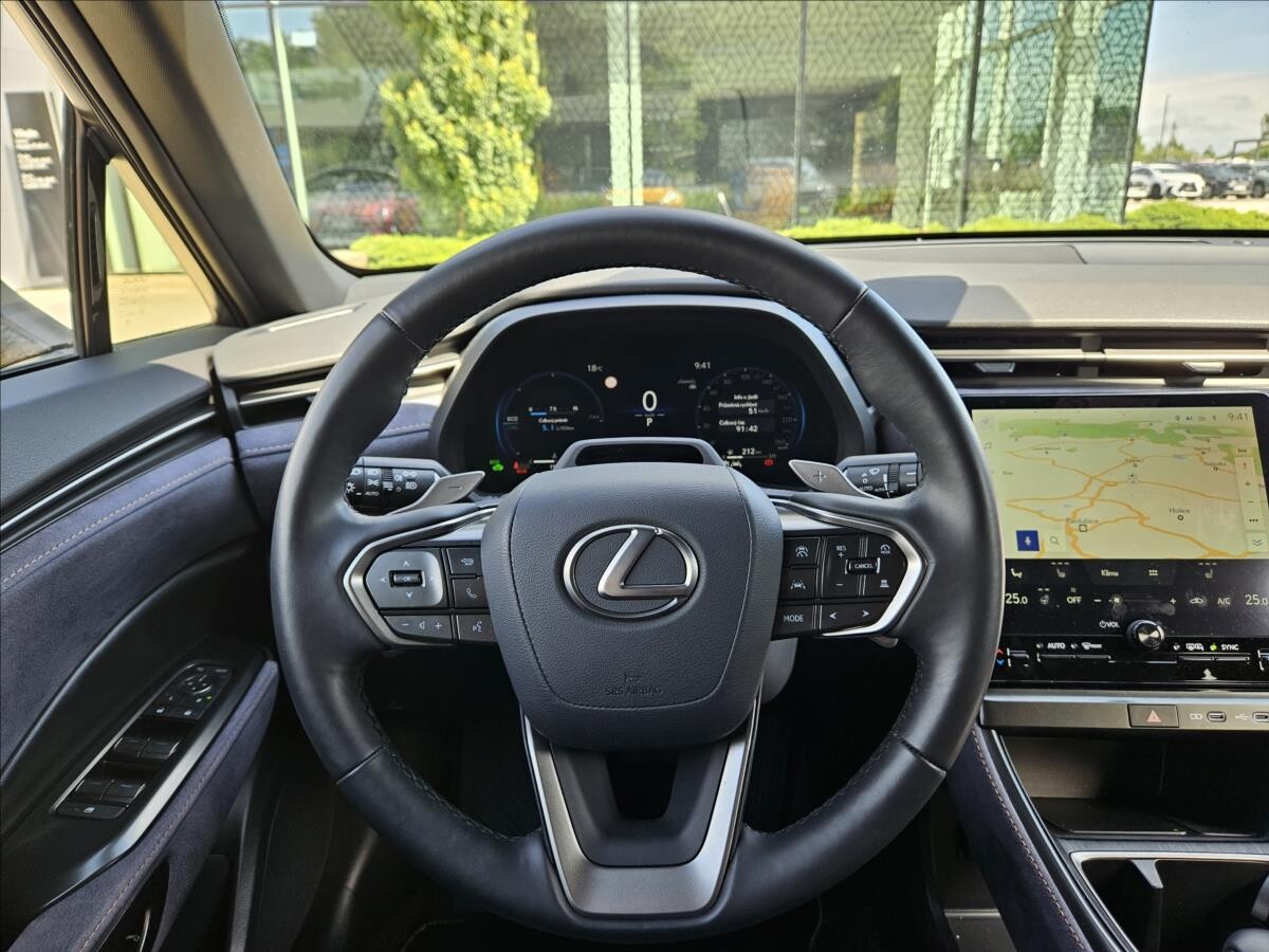 Lexus LBX
