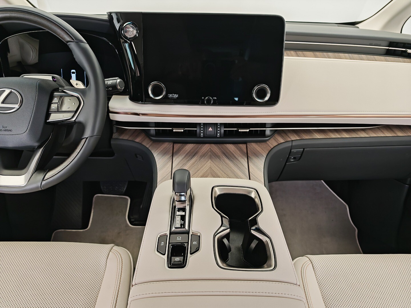 Lexus LM