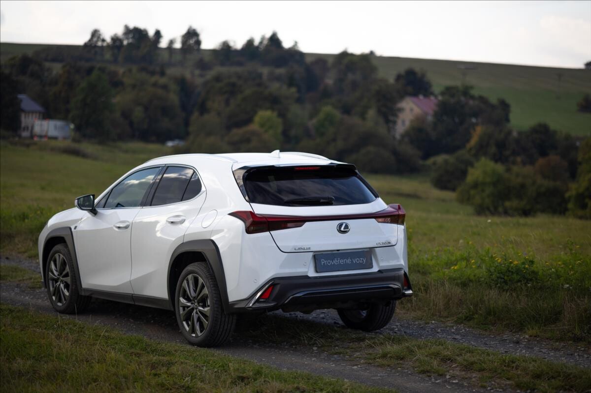 Lexus UX