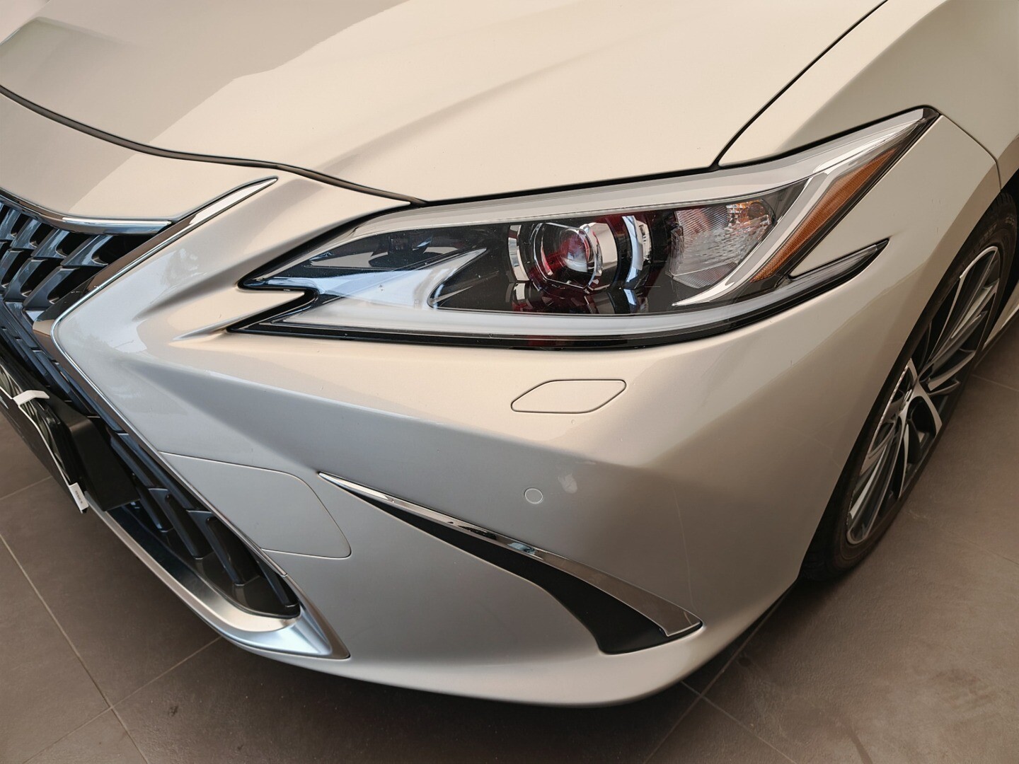 Lexus ES