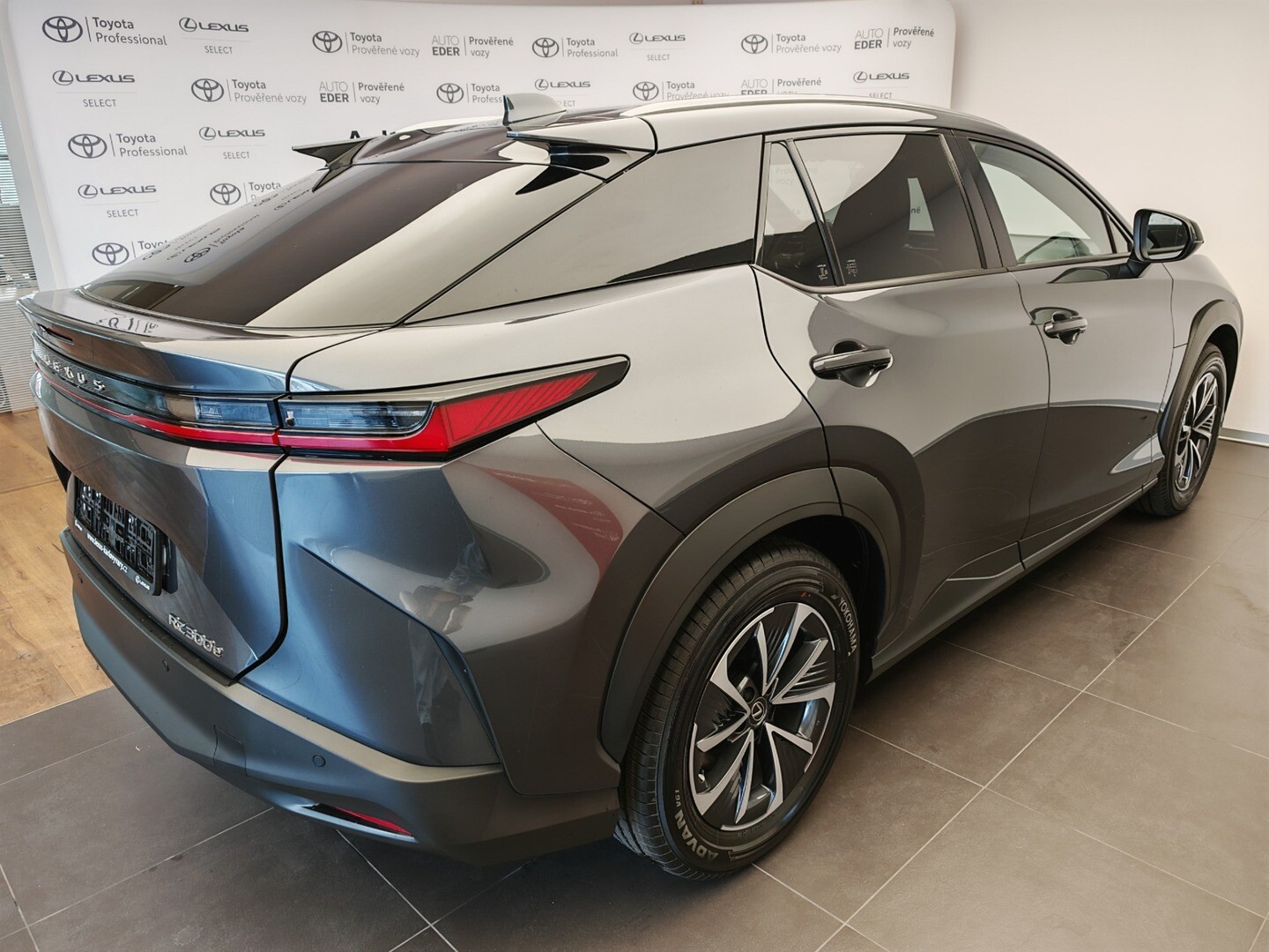 Lexus RZ