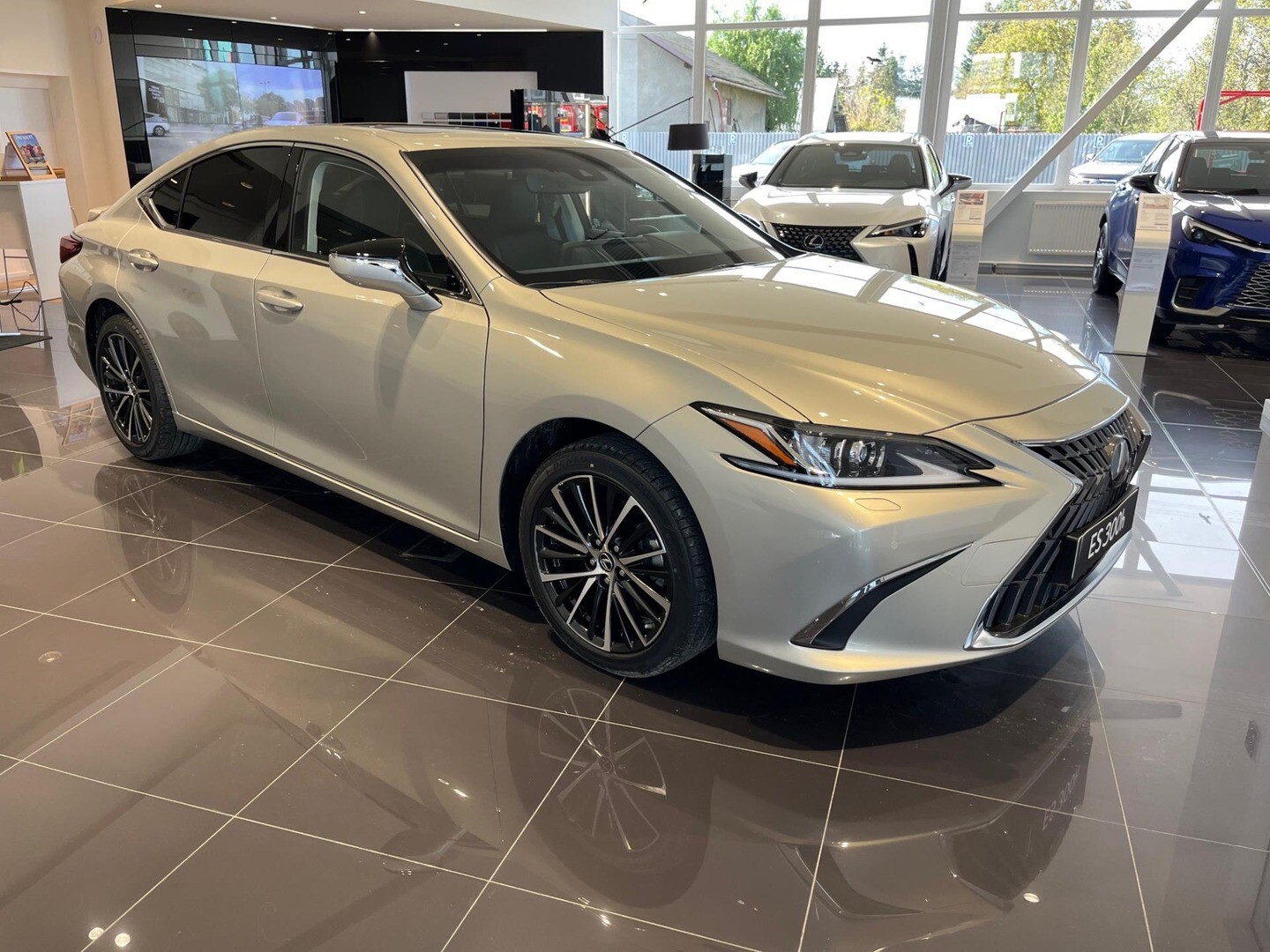 Lexus ES