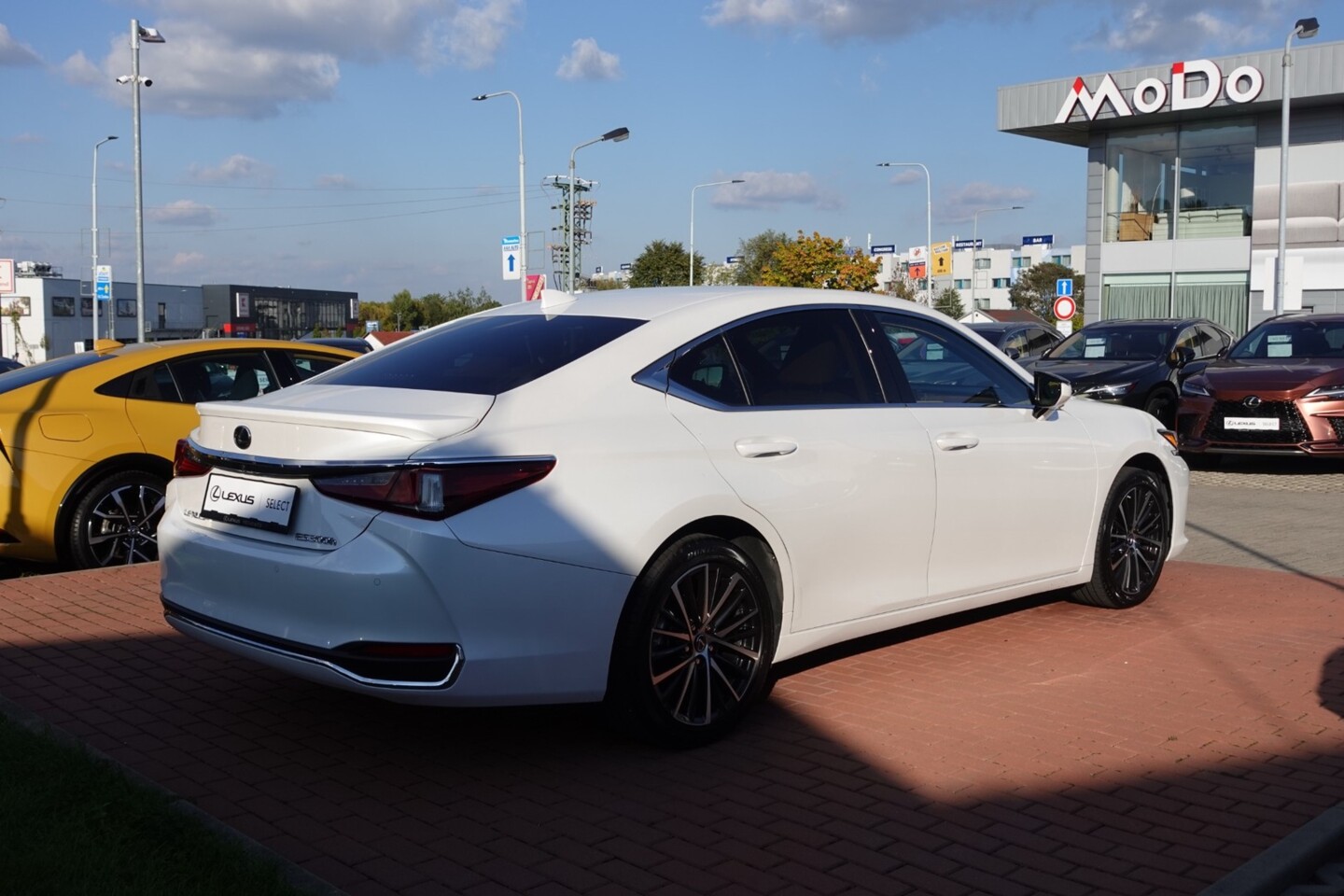 Lexus ES