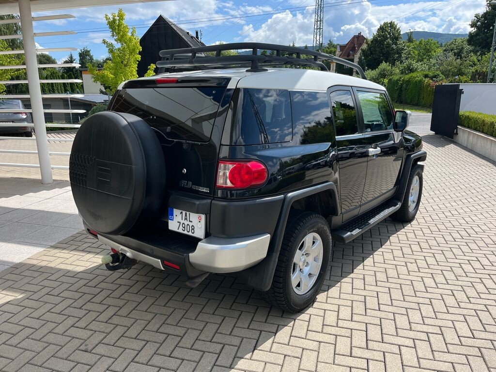 Toyota FJ