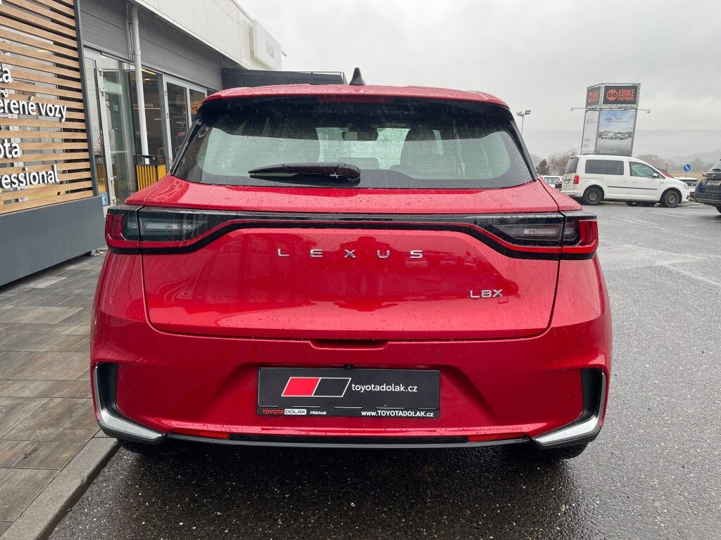 Lexus LBX