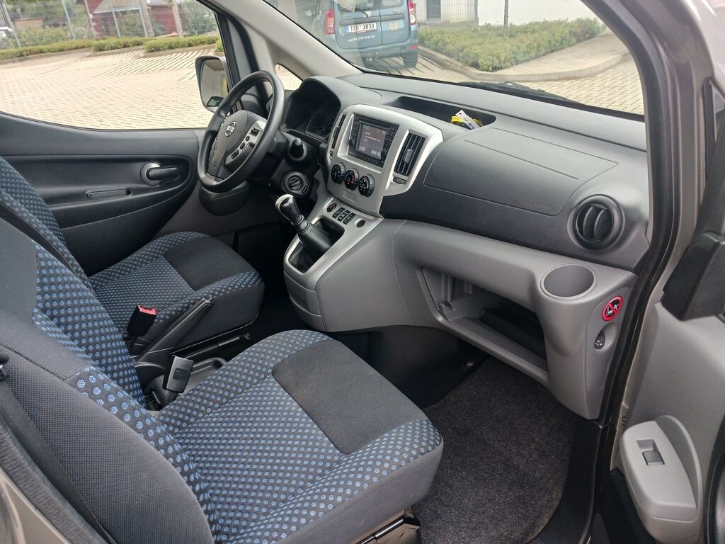 Nissan NV200