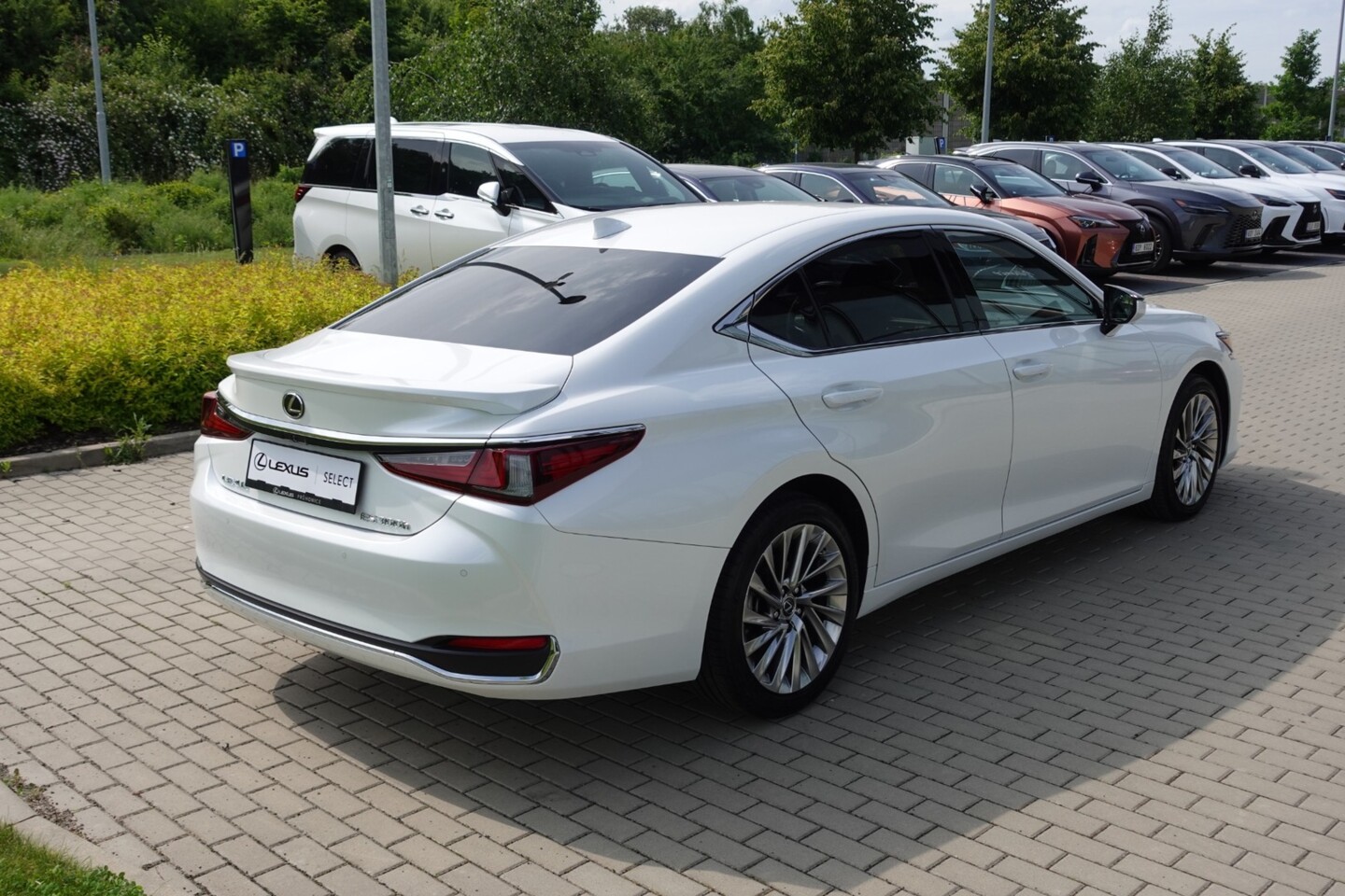 Lexus ES