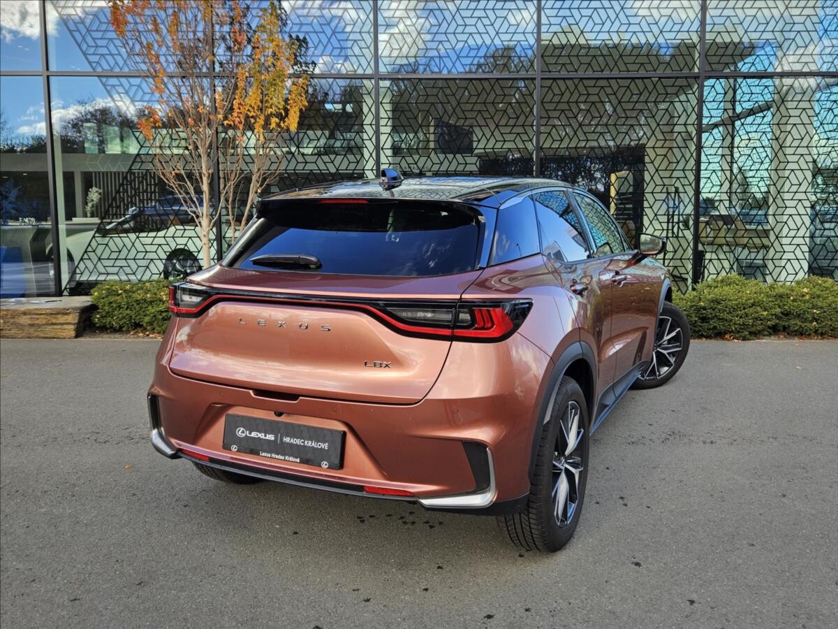 Lexus LBX