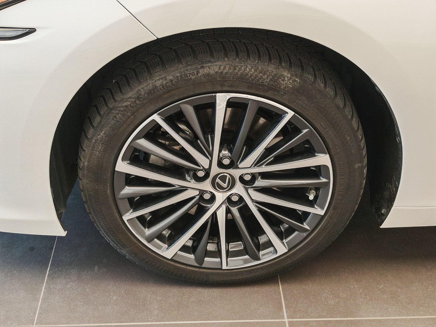 Lexus ES