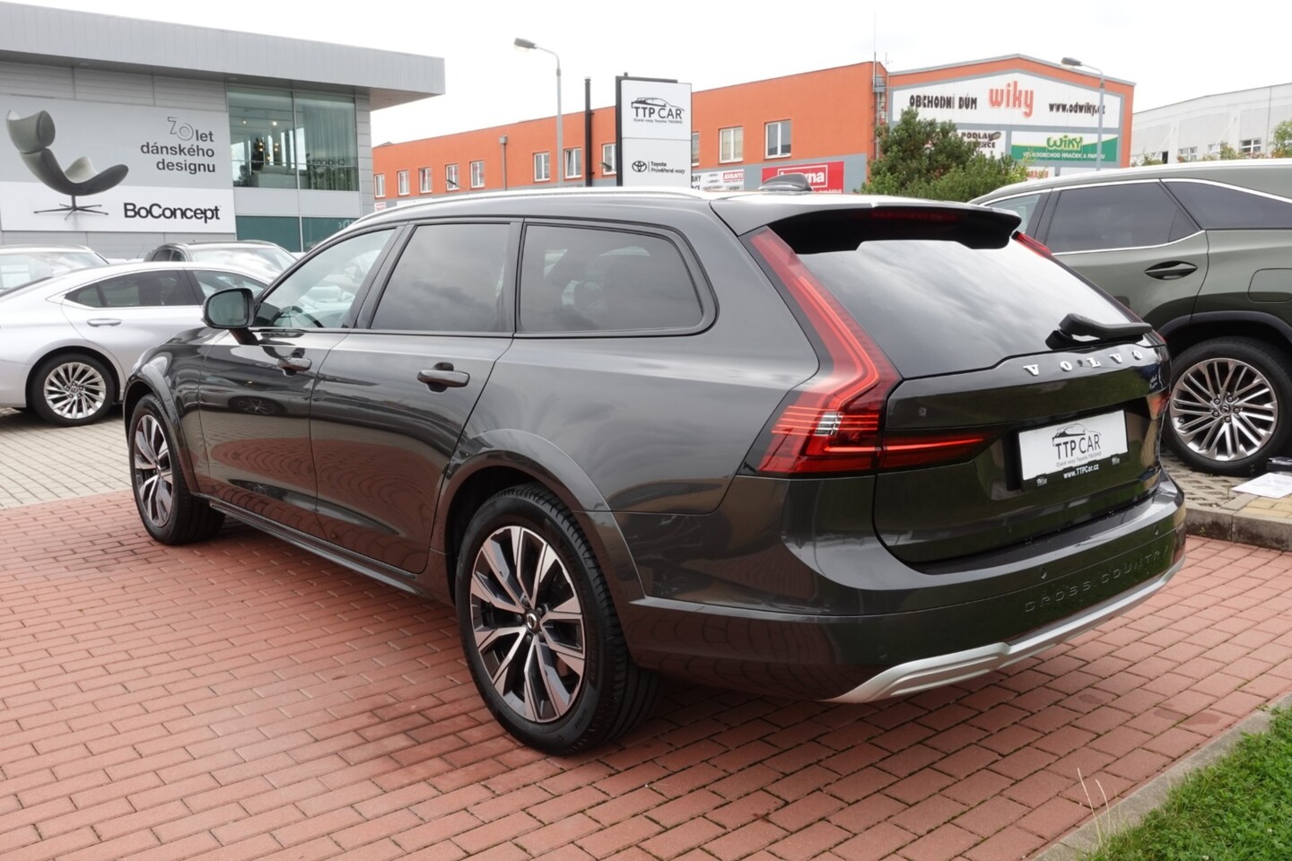 Volvo V90 Cross Country
