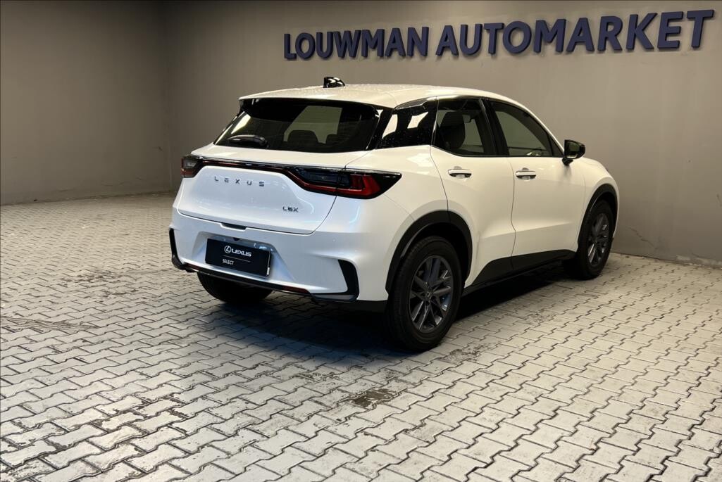 Lexus LBX