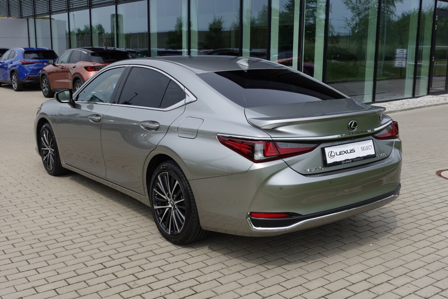 Lexus ES