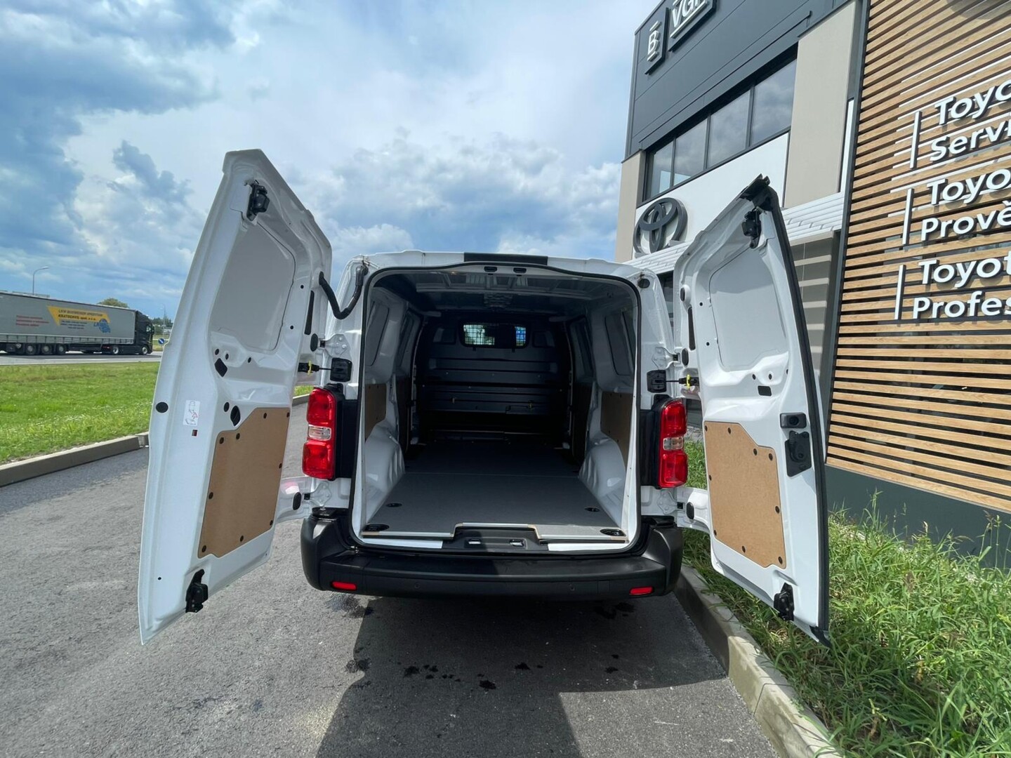Toyota PROACE