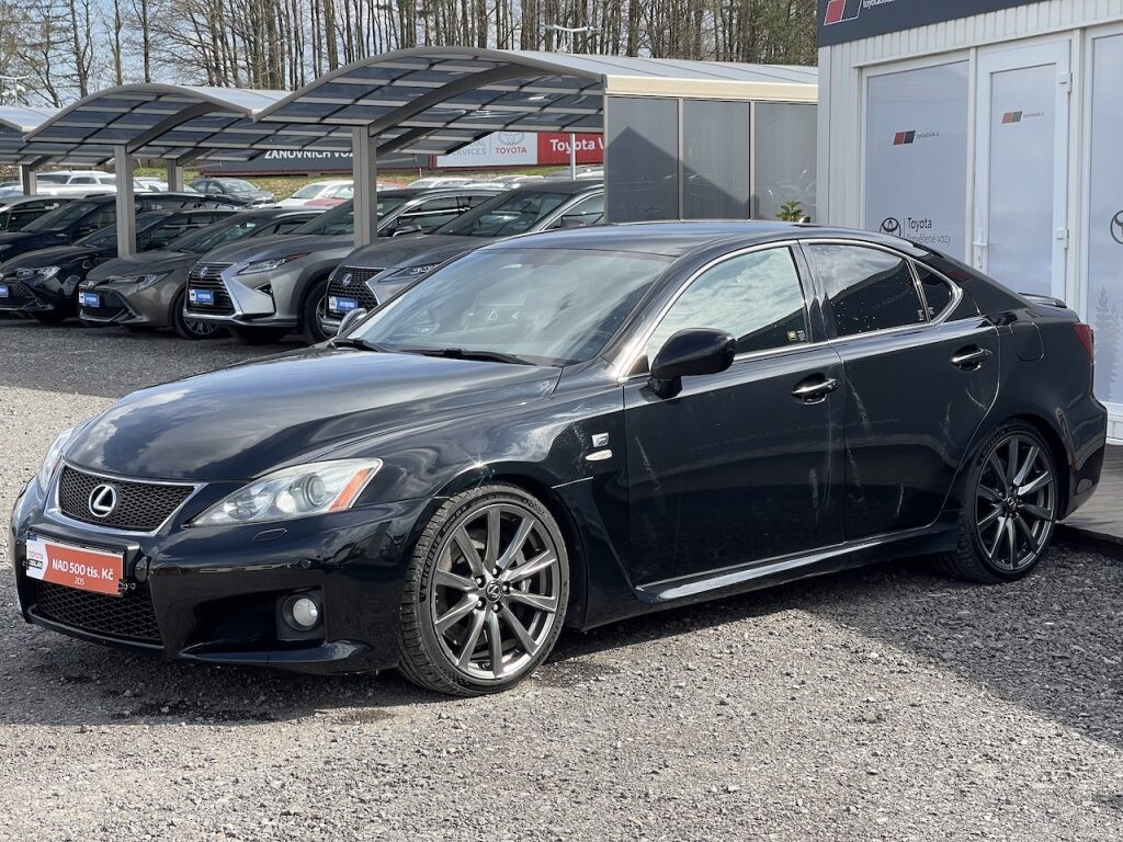 Lexus IS