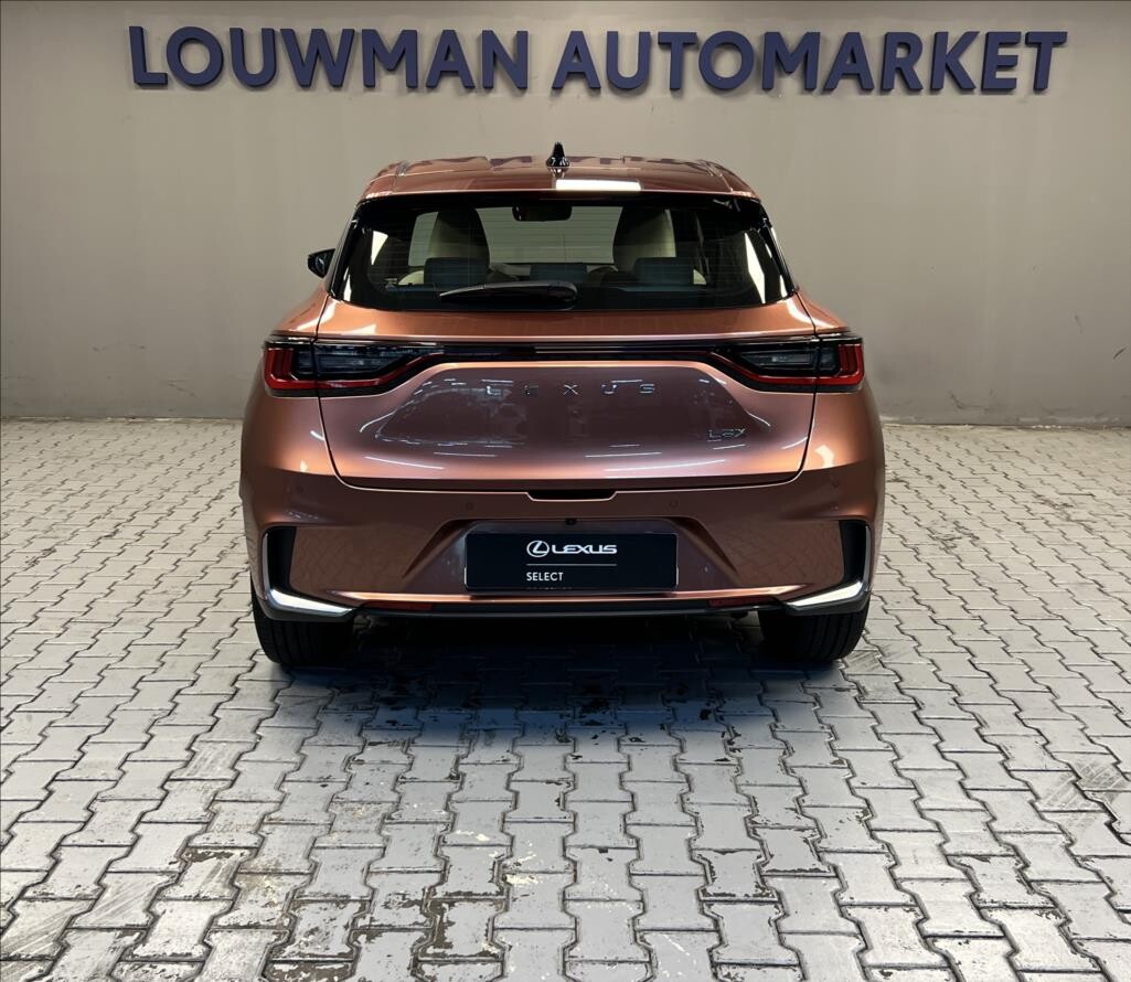 Lexus LBX