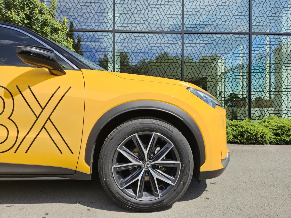 Lexus LBX