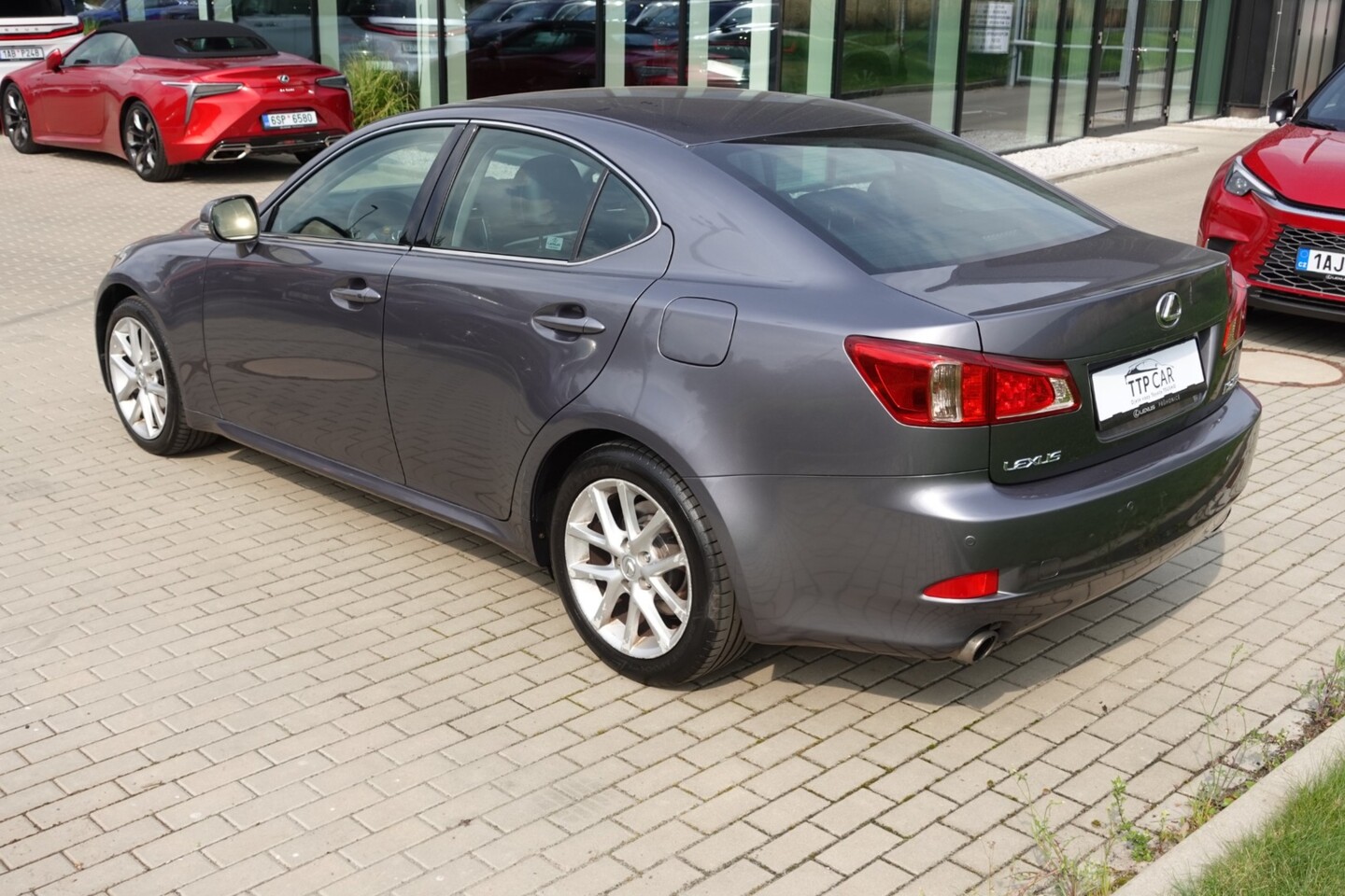 Lexus IS