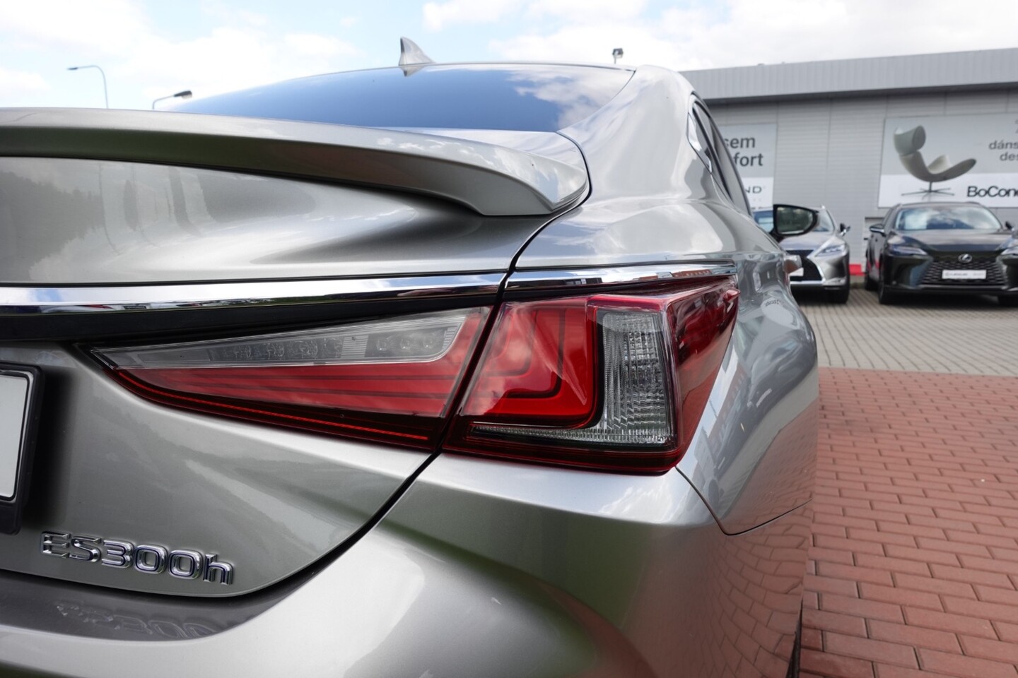 Lexus ES