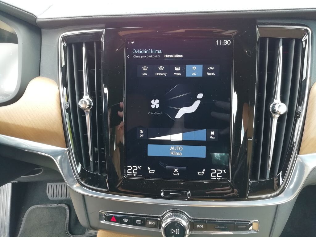 Volvo V90
