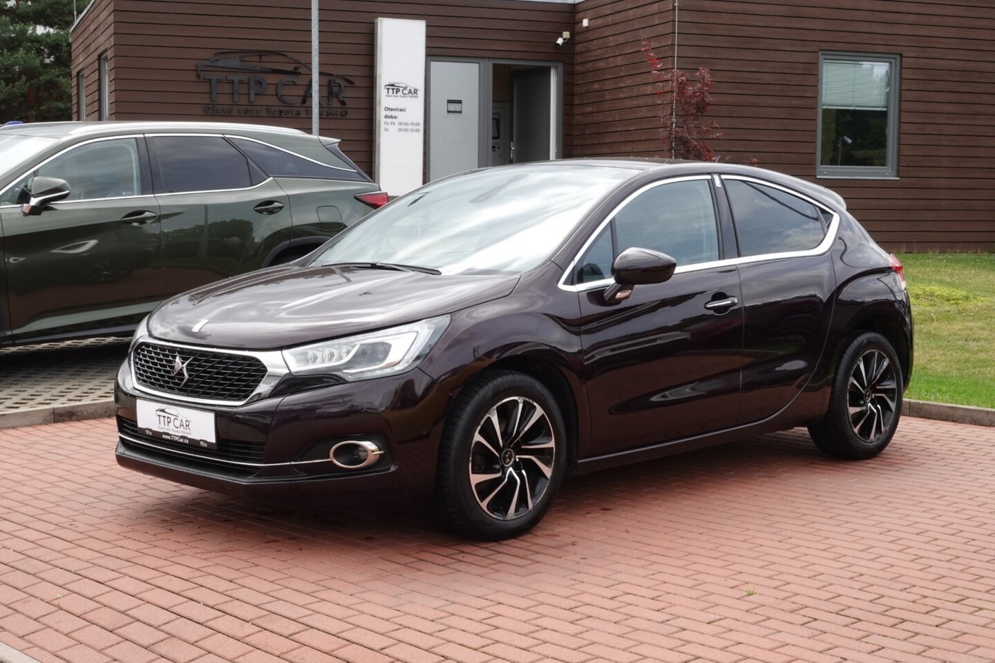 DS Automobiles DS 4
