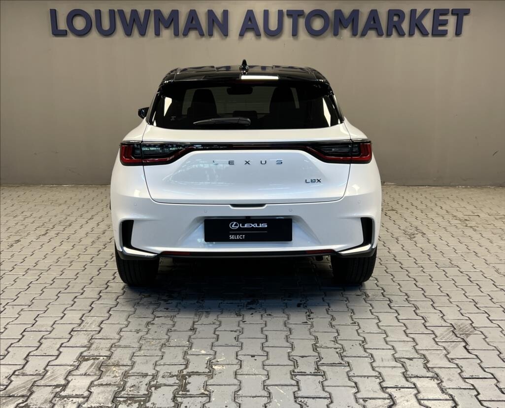 Lexus LBX
