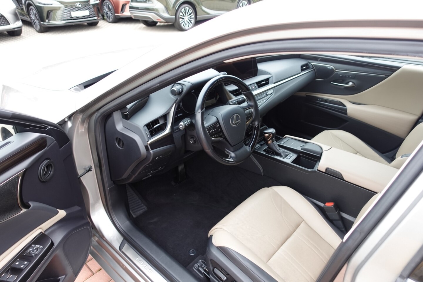 Lexus ES