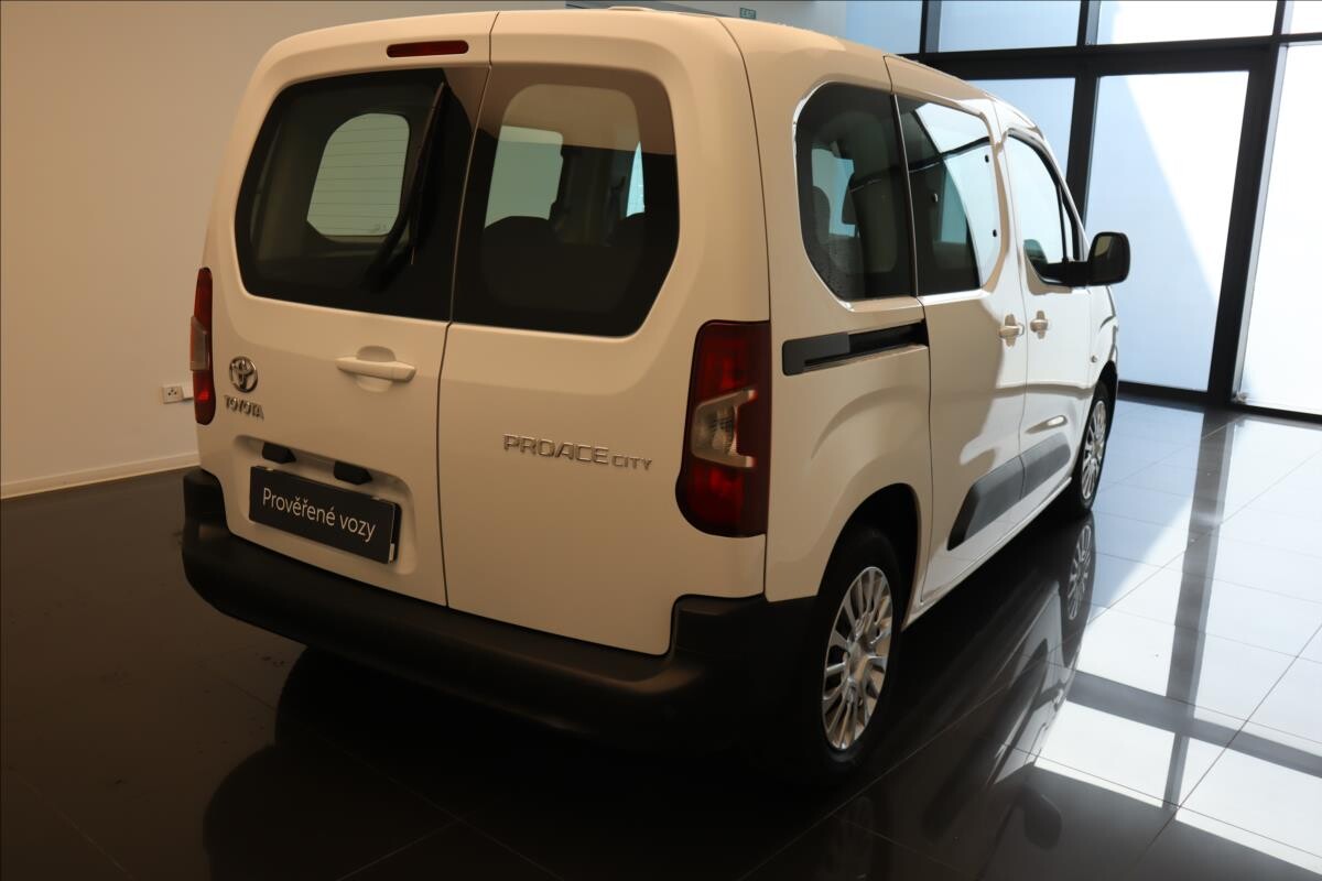 Toyota PROACE