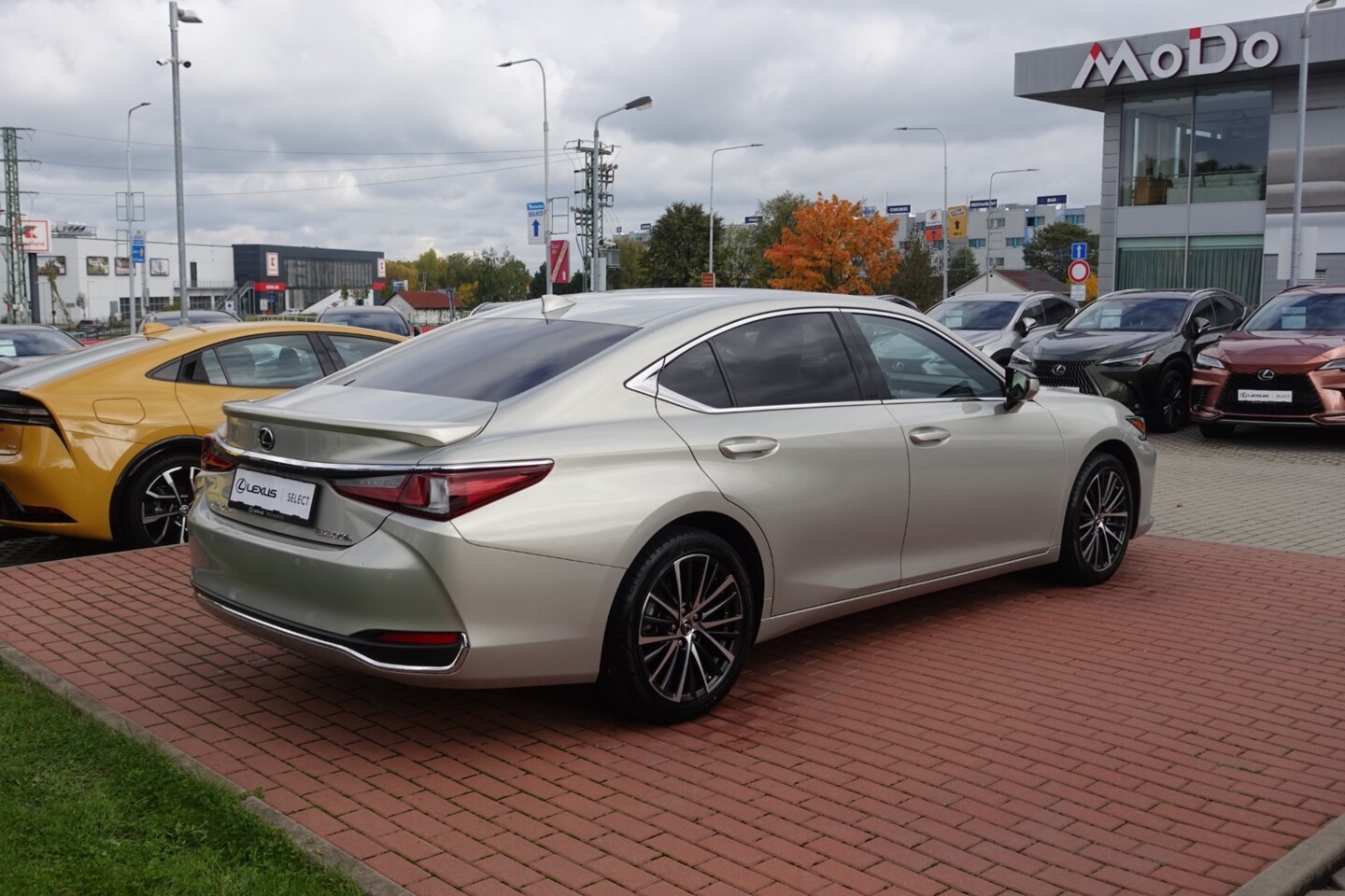 Lexus ES