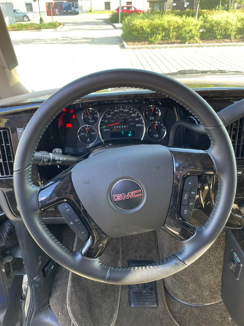 GMC Savana