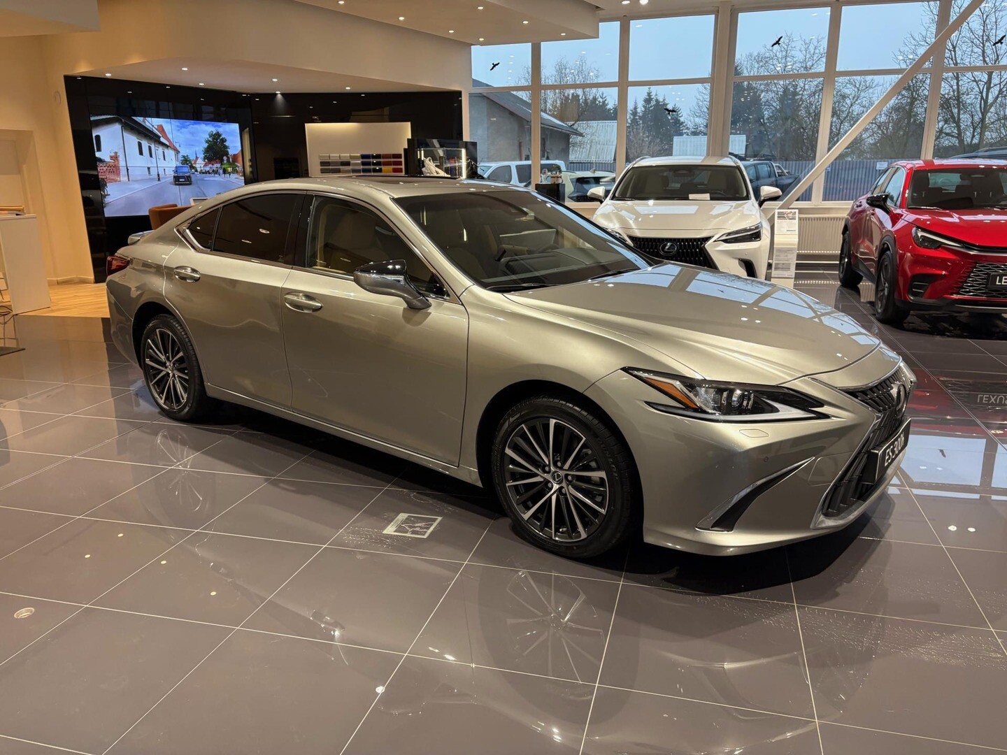Lexus ES