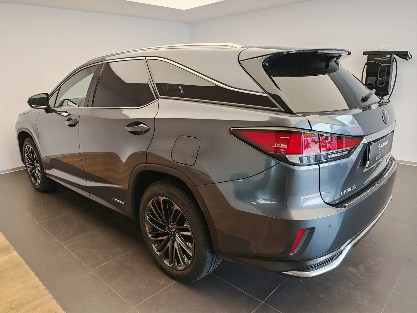 Lexus Další