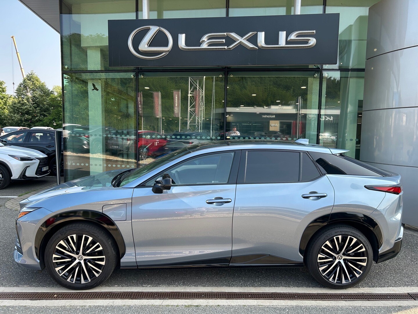 Lexus RZ