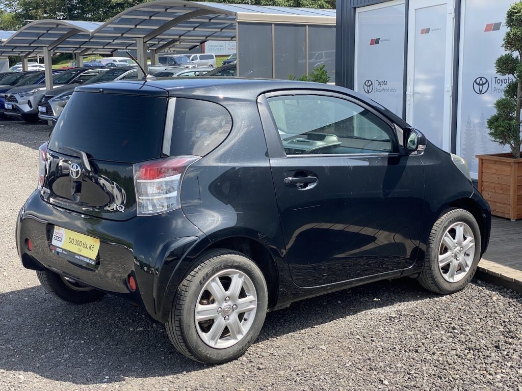 Toyota iQ