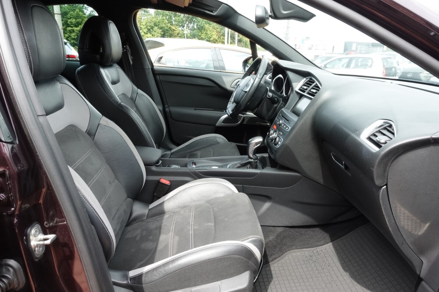DS Automobiles DS 4