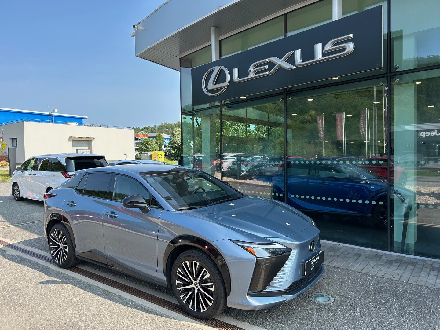 Lexus RZ