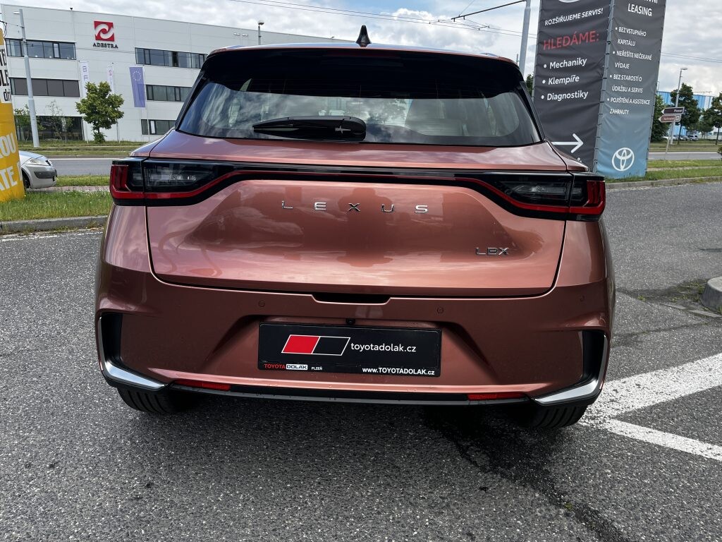Lexus LBX