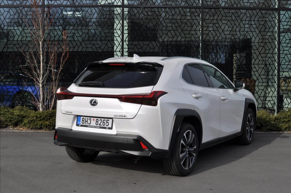 Lexus UX