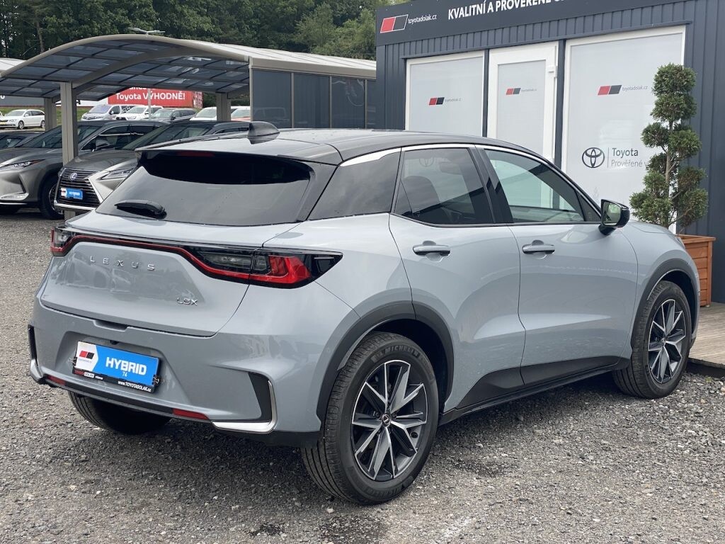 Lexus LBX