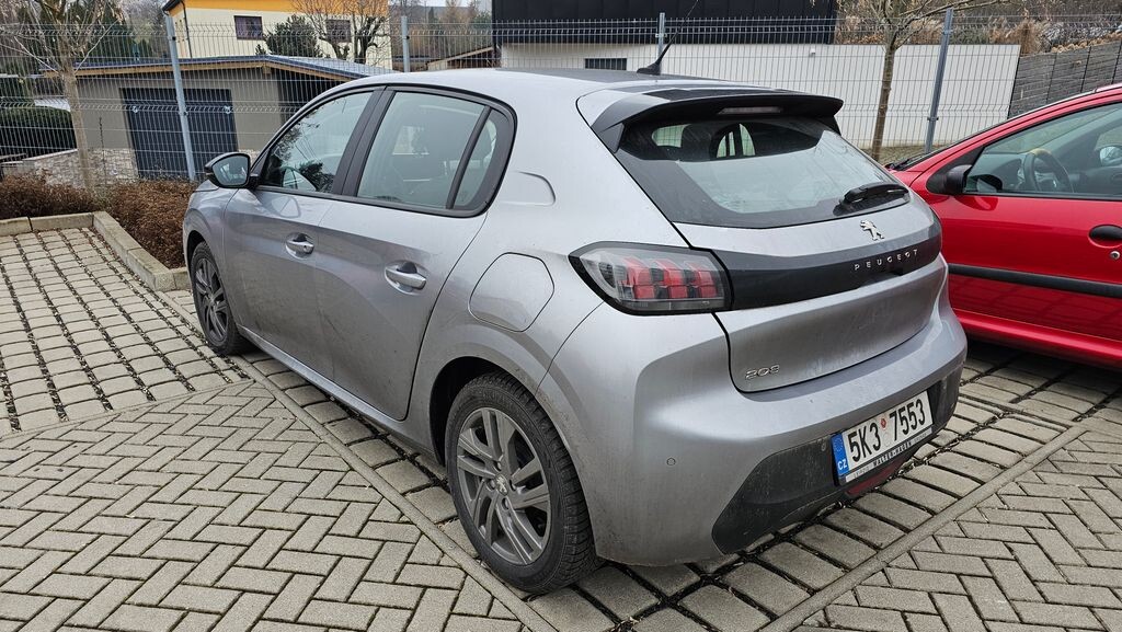 Peugeot 208