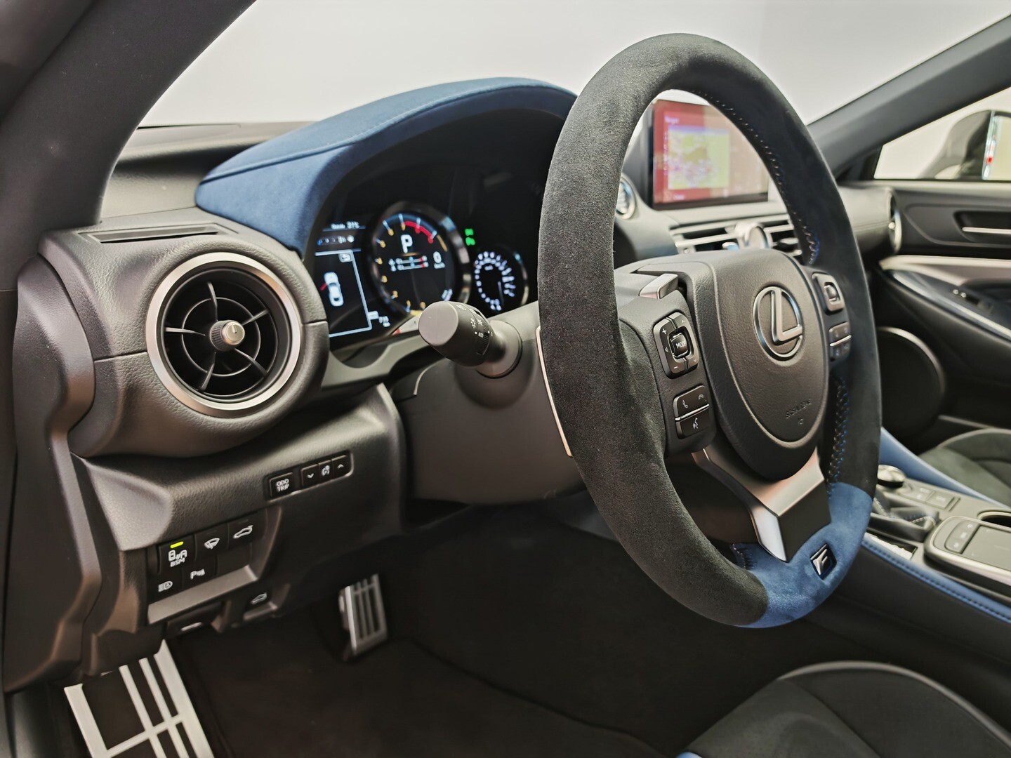 Lexus RC