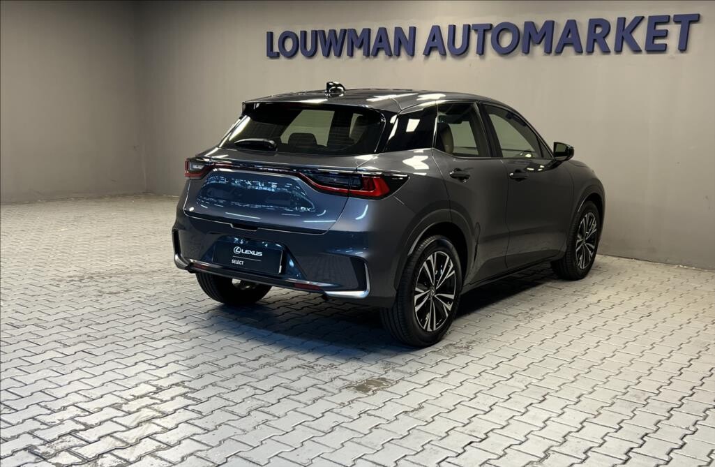 Lexus LBX