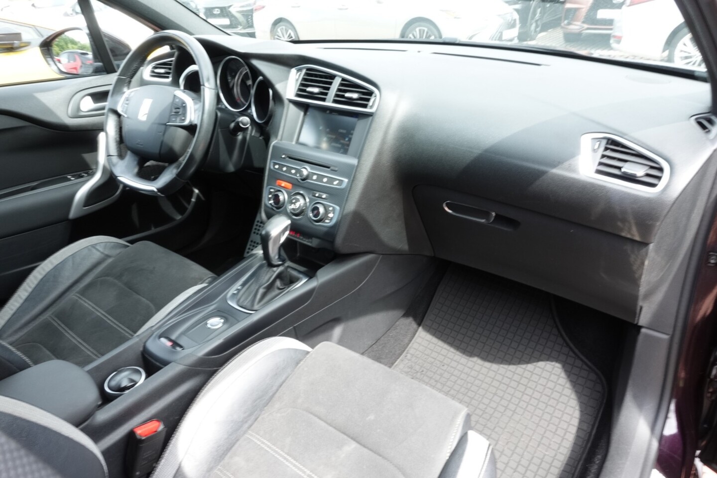 DS Automobiles DS 4