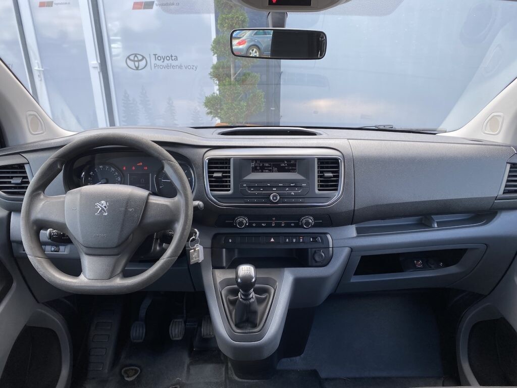 Peugeot Traveller