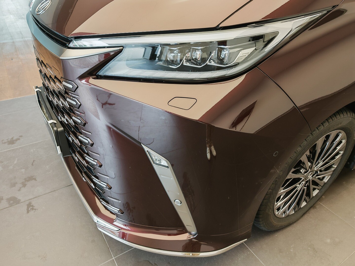 Lexus LM