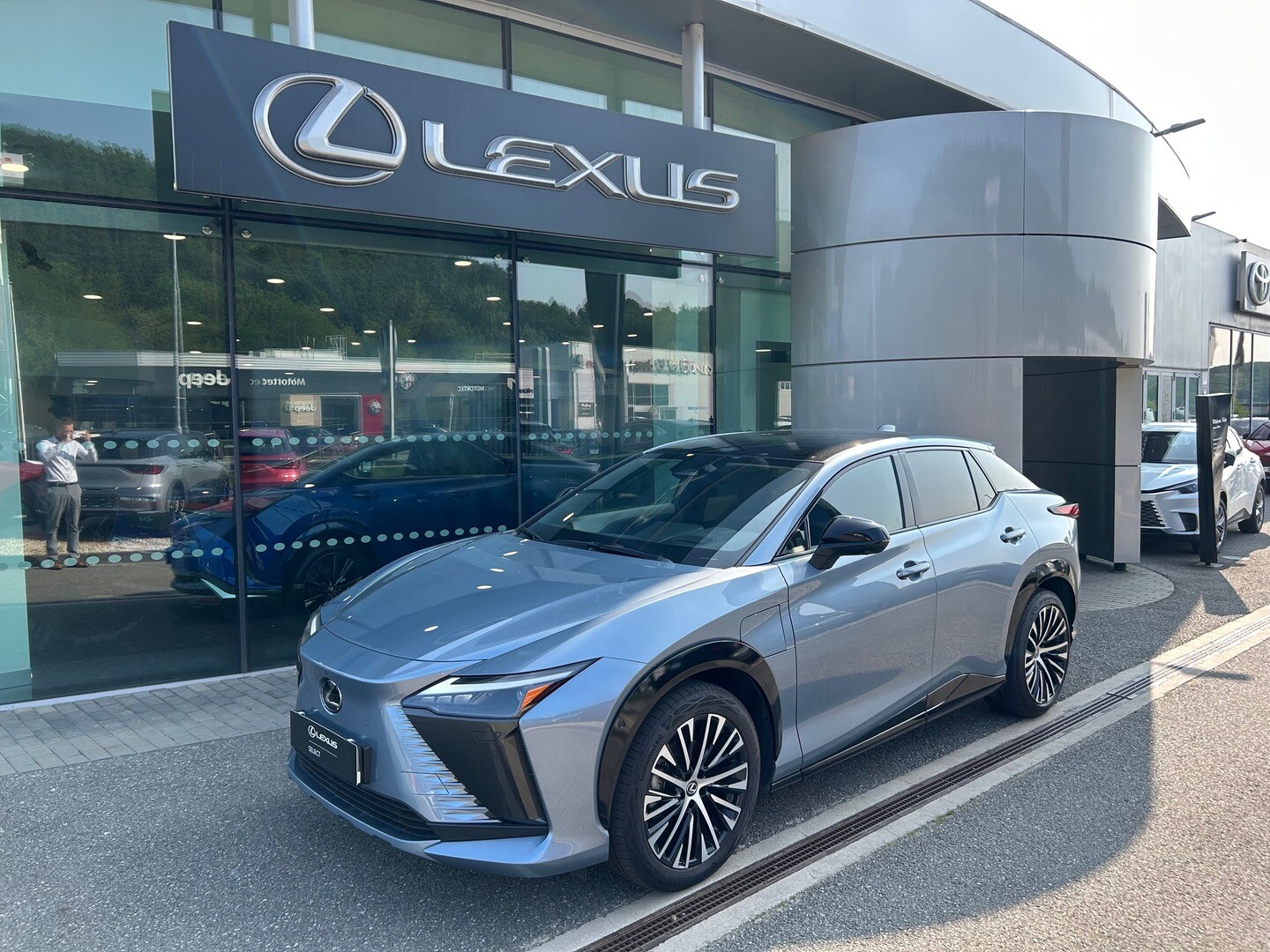 Lexus RZ