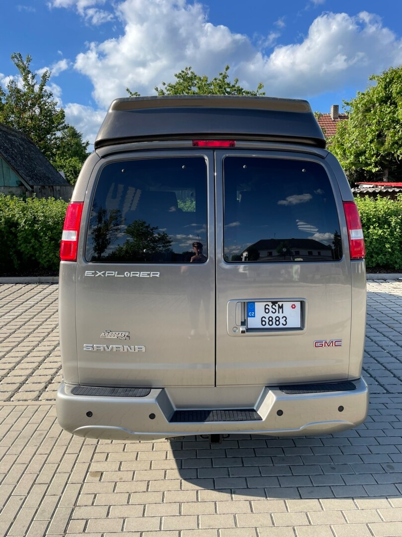 GMC Savana