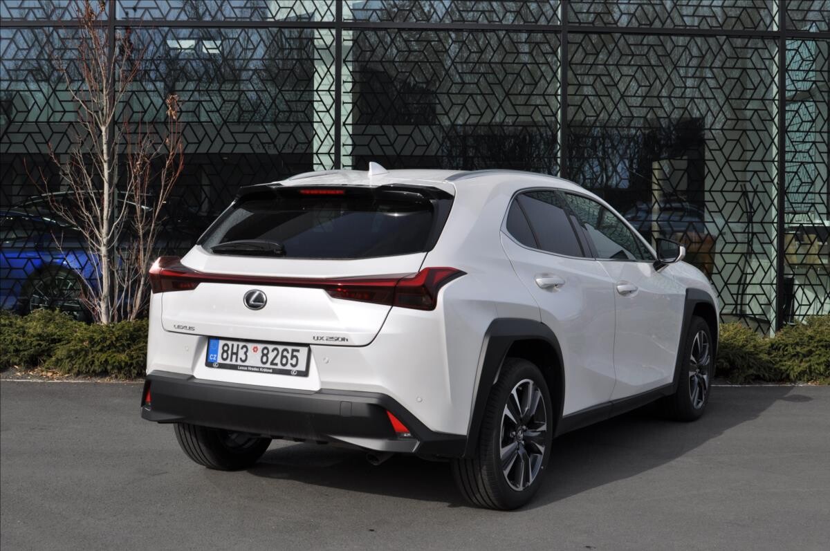 Lexus UX