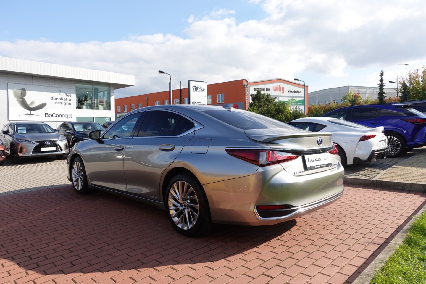 Lexus ES