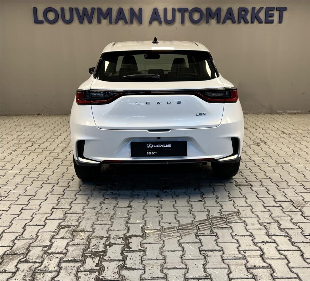 Lexus LBX