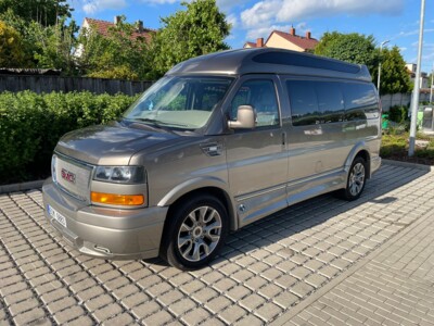 GMC Savana